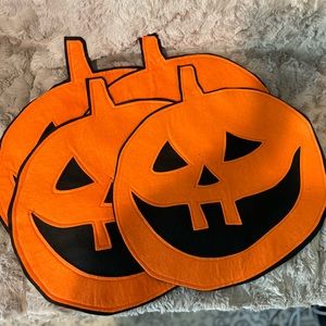 NWOT-Halloween Place Mats (4)